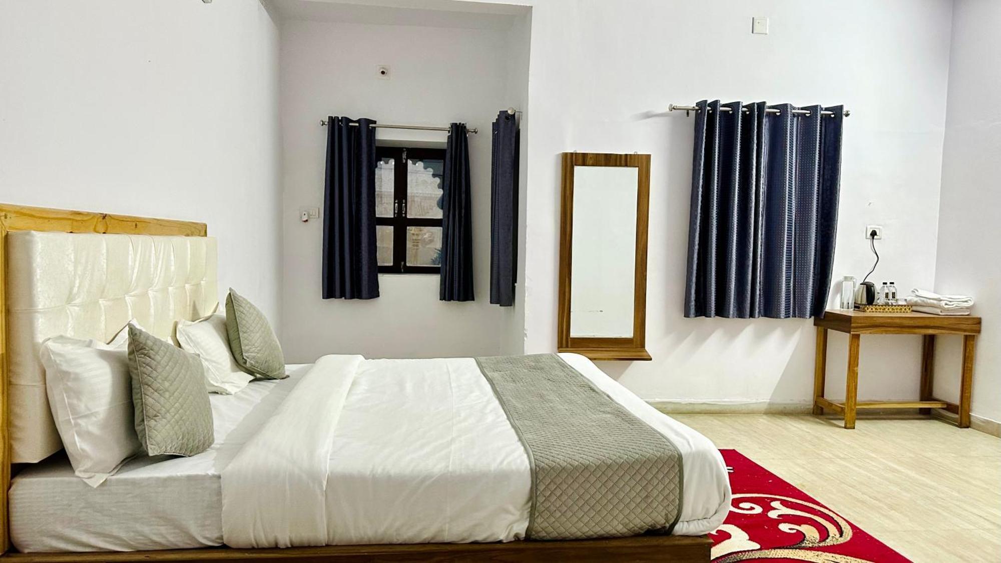 אודייפור The Burj Resort Luxurious Stay מראה חיצוני תמונה