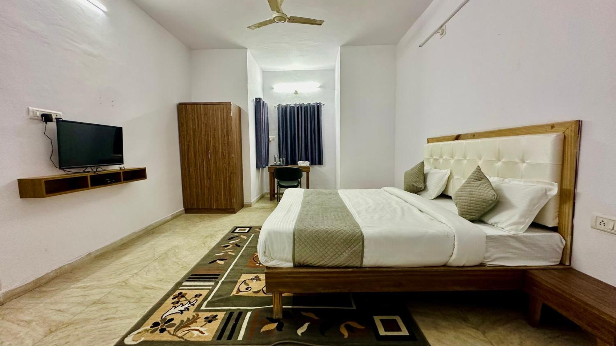 אודייפור The Burj Resort Luxurious Stay מראה חיצוני תמונה