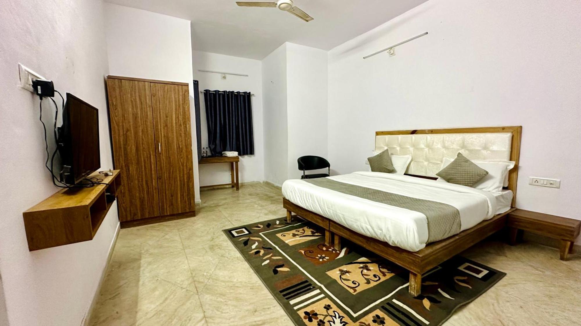 אודייפור The Burj Resort Luxurious Stay מראה חיצוני תמונה
