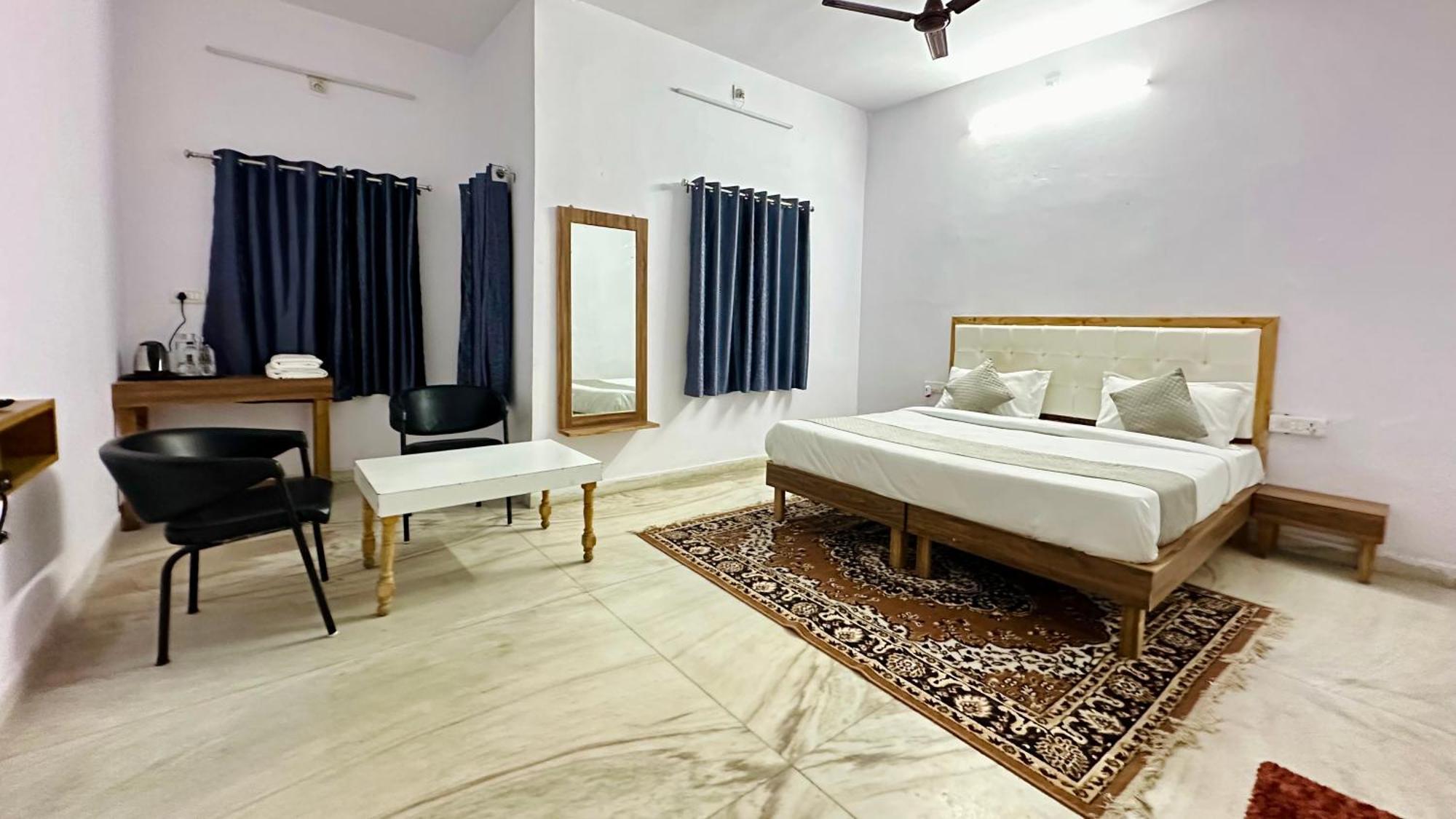 אודייפור The Burj Resort Luxurious Stay מראה חיצוני תמונה